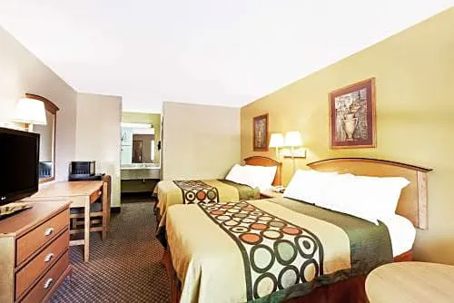 Super 8 by Wyndham Charlotte Downtown Area hotel detail image 2