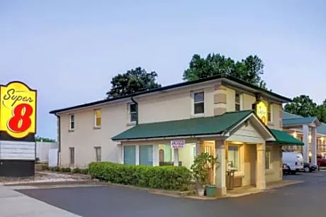 Super 8 by Wyndham Charlotte Downtown Area hotel detail image 1