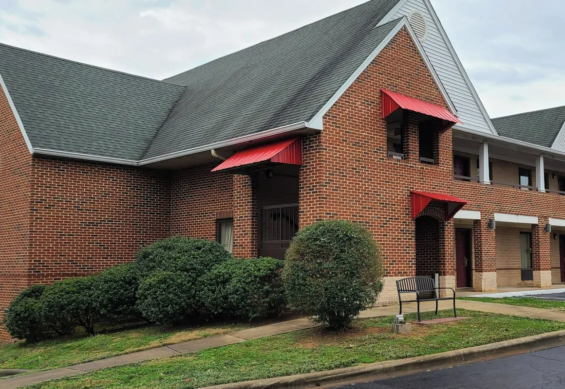 Red Roof Inn & Suites Cornelius – Lake Norman hotel hero