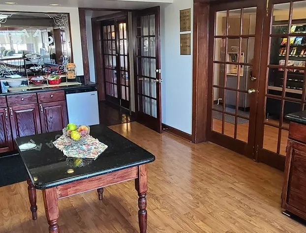 Red Roof Inn & Suites Cornelius – Lake Norman hotel detail image 3