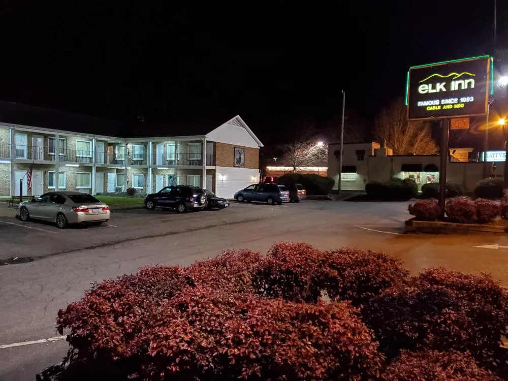 Elk Inn hotel hero