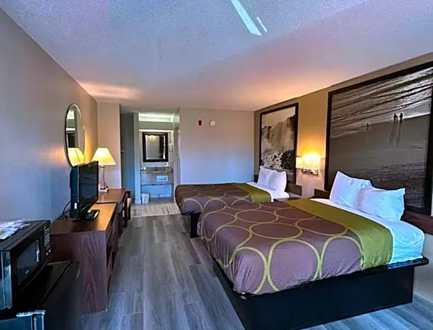 Super 8 by Wyndham Fayetteville hotel detail image 4