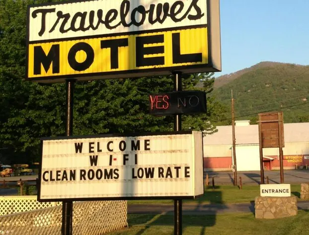 Travelowe's Motel hotel detail image 1