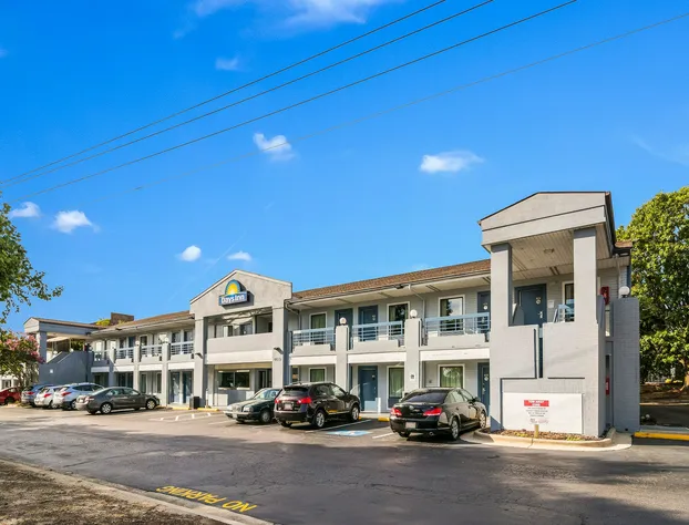 Days Inn by Wyndham Raleigh Glenwood-Crabtree hotel detail image 2