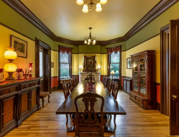 Steele Mansion hotel detail image 1