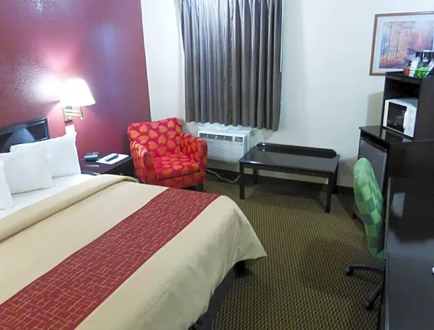 Red Roof Inn & Suites Piqua - I-75 hotel detail image 4