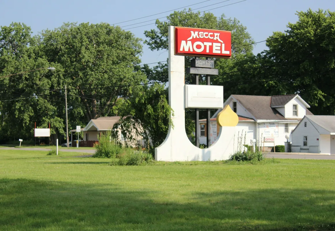 Mecca Motel Sandusky hotel hero