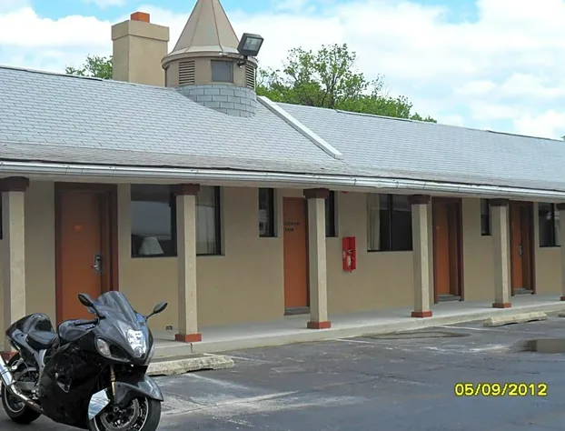 Red Carpet Inn hotel detail image 1