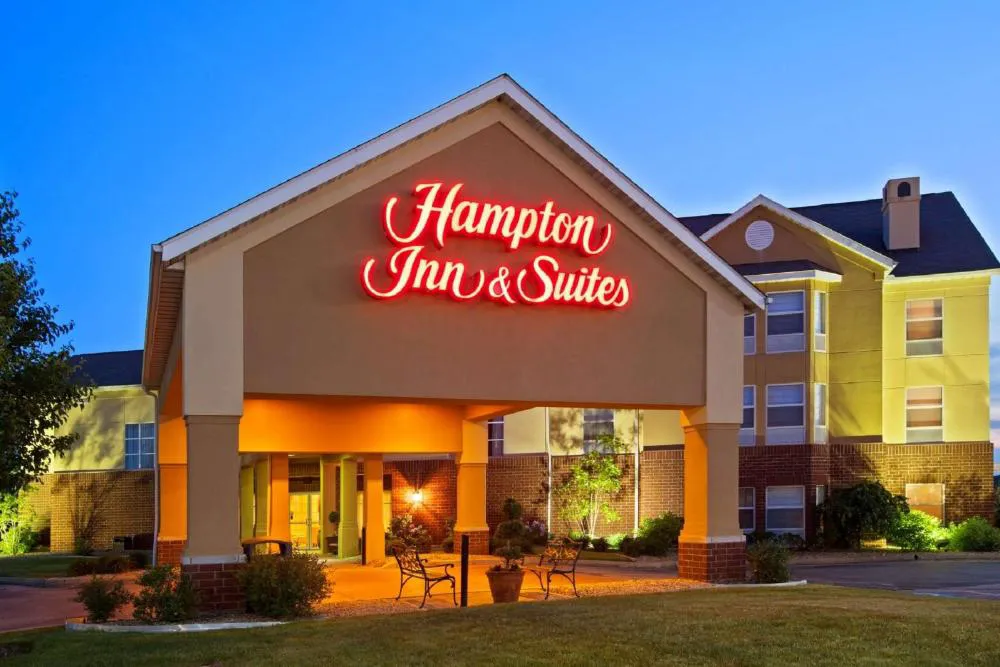 Hampton Inn & Suites Cleveland Southeast/Streetsboro hotel hero