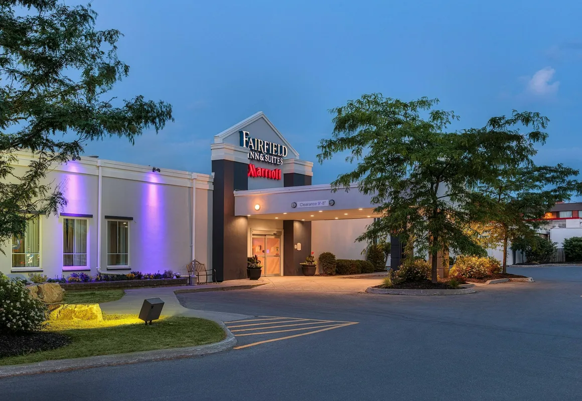 Fairfield Inn & Suites by Marriott Belleville hotel hero