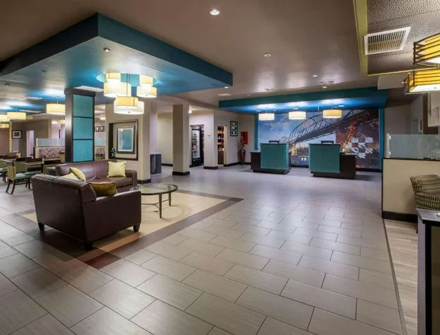 La Quinta Inn & Suites by Wyndham Durant hotel detail image 3