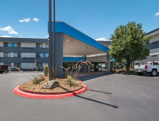 Clarion Pointe OKC Airport hotel detail image 1