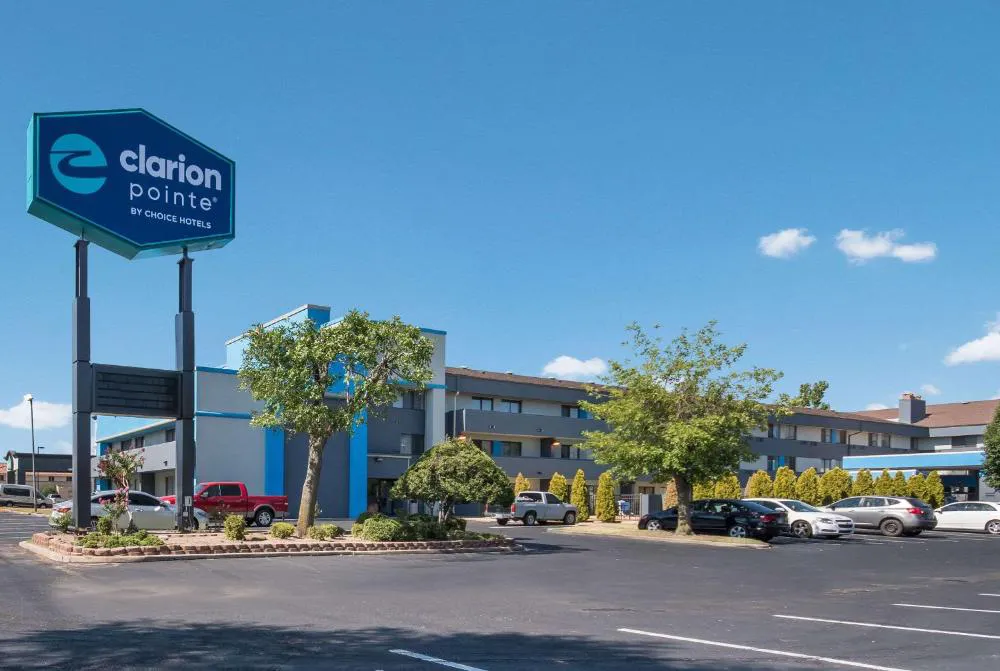 Clarion Pointe OKC Airport hotel hero