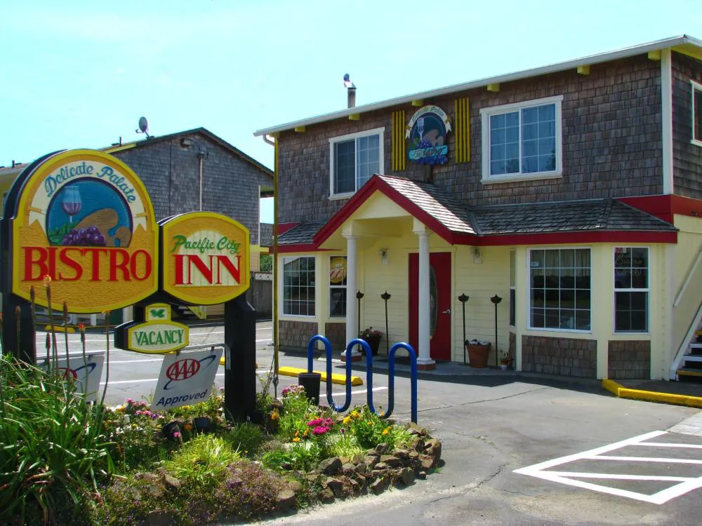 Pacific City Inn hotel hero