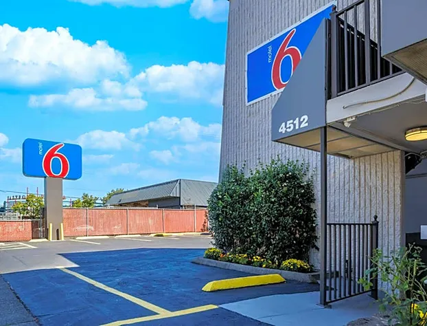 Motel 6 Portland, OR - Southeast hotel detail image 3