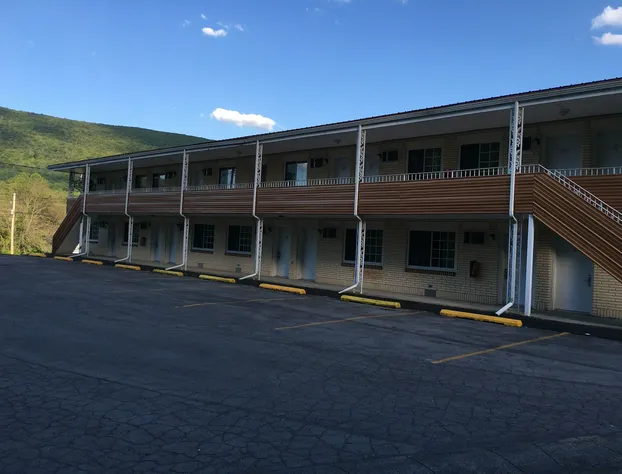 Relax Inn Altoona hotel detail image 1