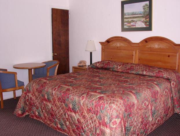 Red Carpet Inn & Suites Morgantown hotel detail image 3