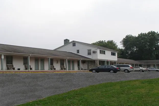Red Carpet Inn & Suites Morgantown hotel detail image 1