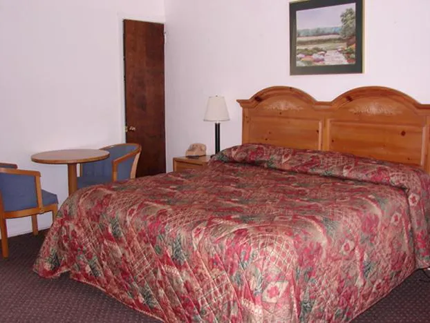 Red Carpet Inn & Suites Morgantown hotel detail image 3