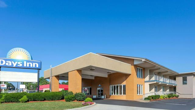 Days Inn by Wyndham Breezewood hotel detail image 1