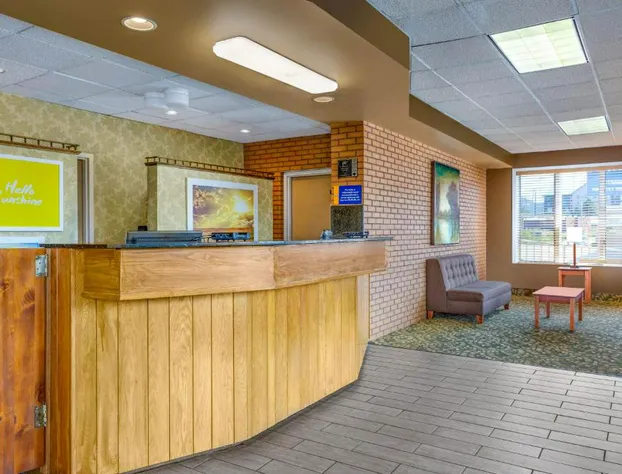 Days Inn by Wyndham Breezewood hotel detail image 4