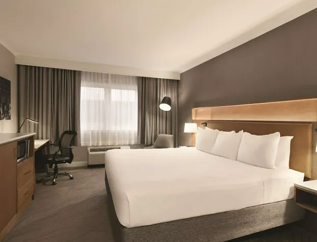 DoubleTree by Hilton Providence Airport Warwick hotel detail image 1