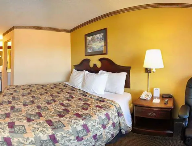 Days Inn by Wyndham Benton hotel detail image 3