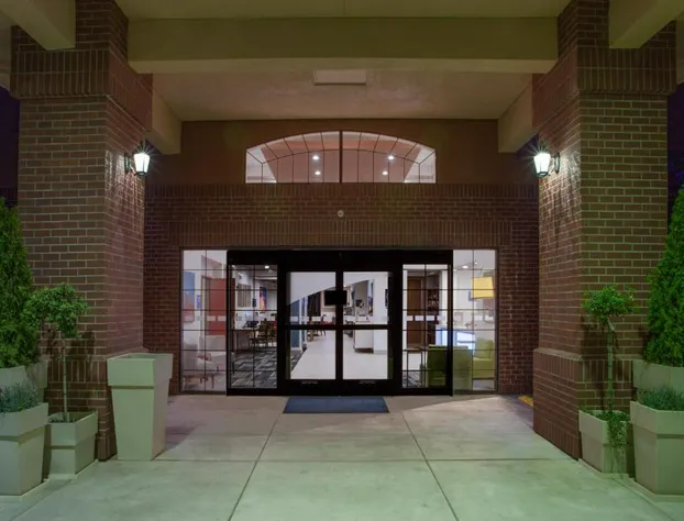 Holiday Inn Express & Suites Davis - University Area by IHG hotel detail image 4