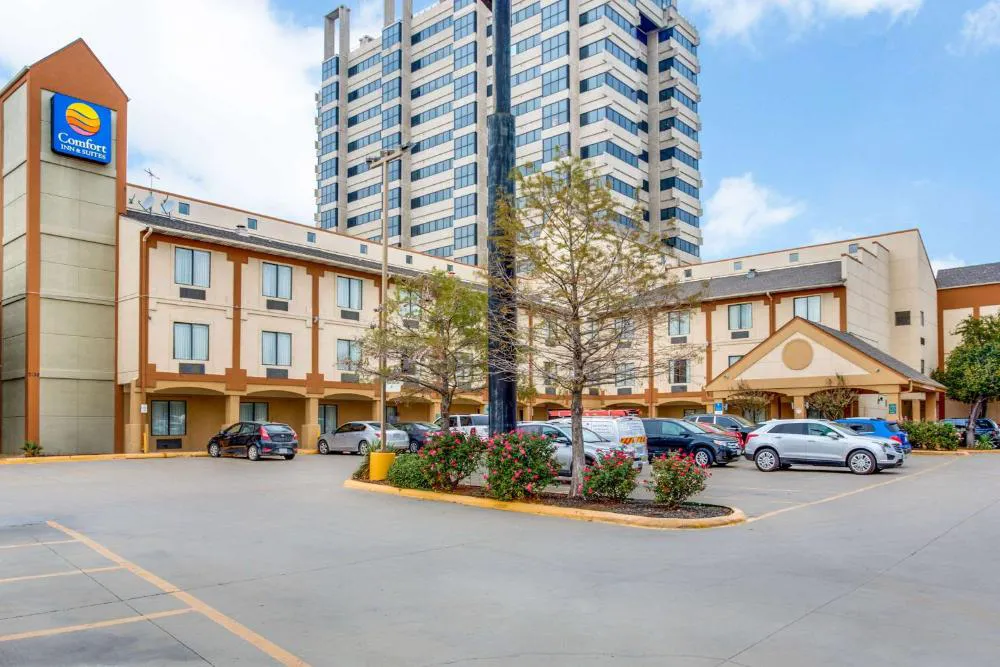 Comfort Inn & Suites Love Field - Dallas Market Center hotel hero