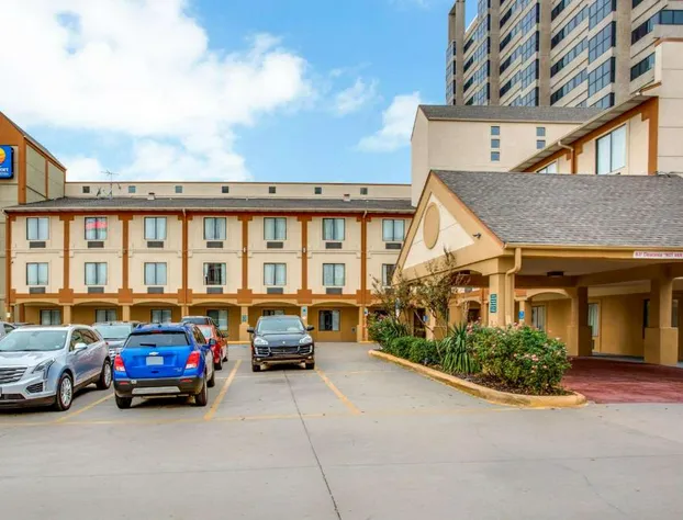 Comfort Inn & Suites Love Field - Dallas Market Center hotel detail image 2