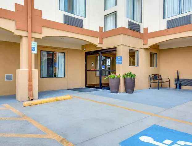 Comfort Inn & Suites Love Field - Dallas Market Center hotel detail image 3