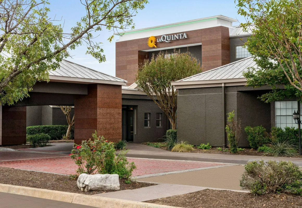 La Quinta Inn & Suites by Wyndham Round Rock North hotel hero