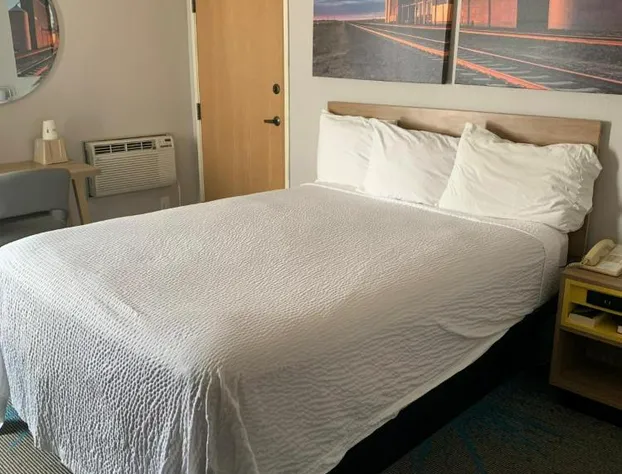 Days Inn by Wyndham Custer hotel detail image 3