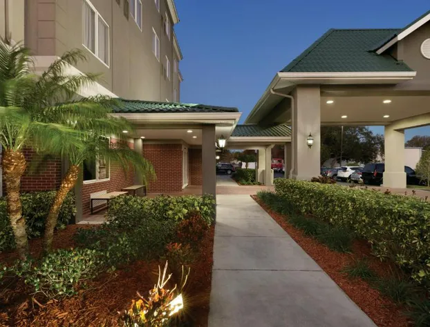 Country Inn & Suites by Radisson, St. Petersburg - Clearwater, FL hotel detail image 4