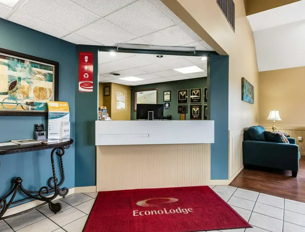 Econo Lodge Inn & Suites Dickson hotel detail image 1