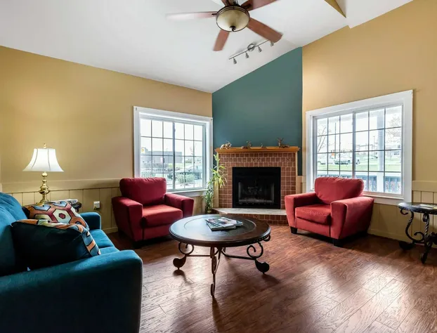 Econo Lodge Inn & Suites Dickson hotel detail image 4