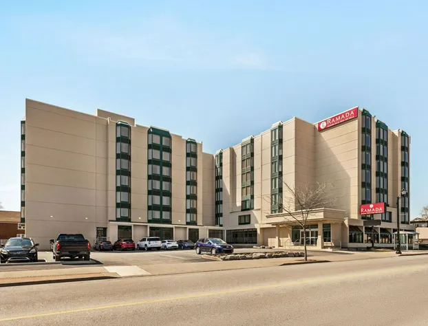 Ramada by Wyndham Niagara Falls Near the Falls hotel detail image 2