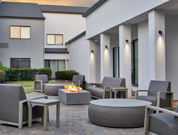 Courtyard by Marriott Memphis Airport hotel detail image 1
