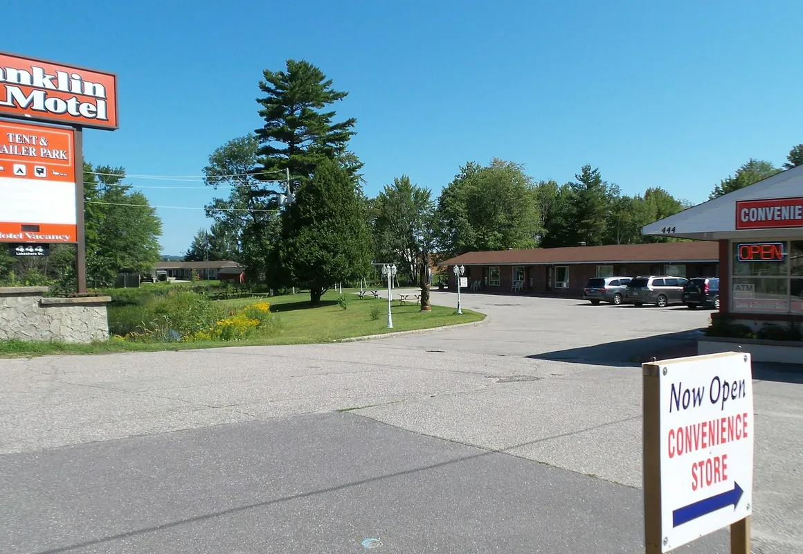 Franklin Motel & Trailer Park hotel hero