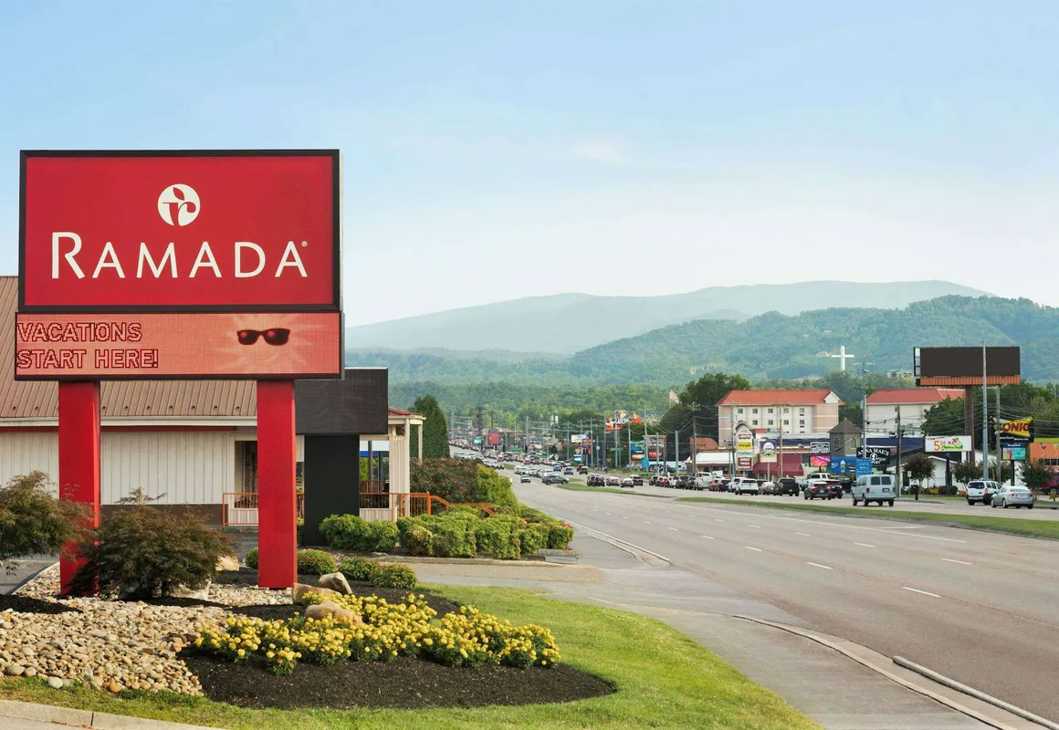 Ramada by Wyndham Pigeon Forge North hotel hero