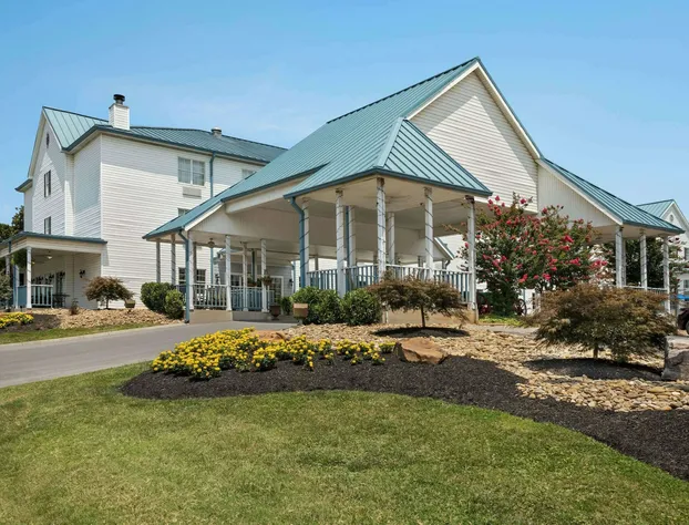 Ramada by Wyndham Pigeon Forge North hotel detail image 4