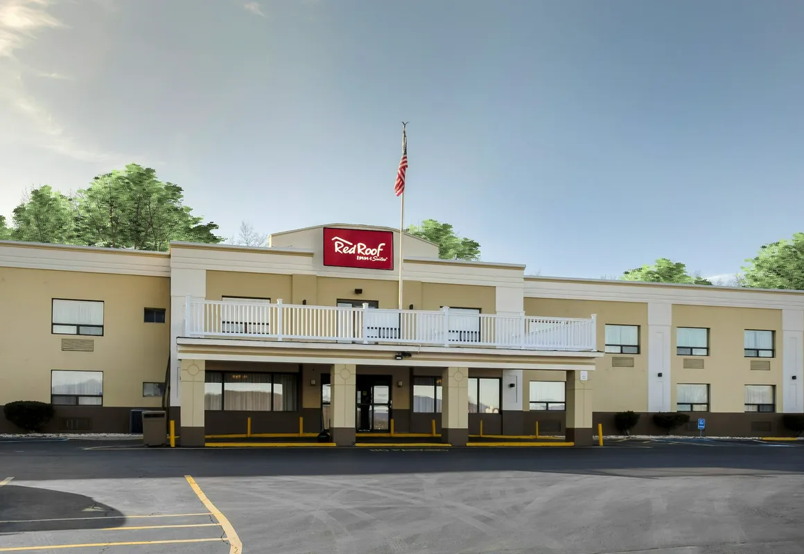 Red Roof Inn & Suites Newburgh – Stewart Airport/ West Point hotel hero