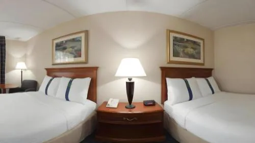 Clarion Hotel & Conference Center Ronkonkoma MacArthur Airport hotel detail image 2