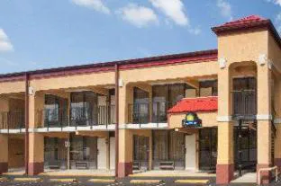 Serenity Inn hotel hero