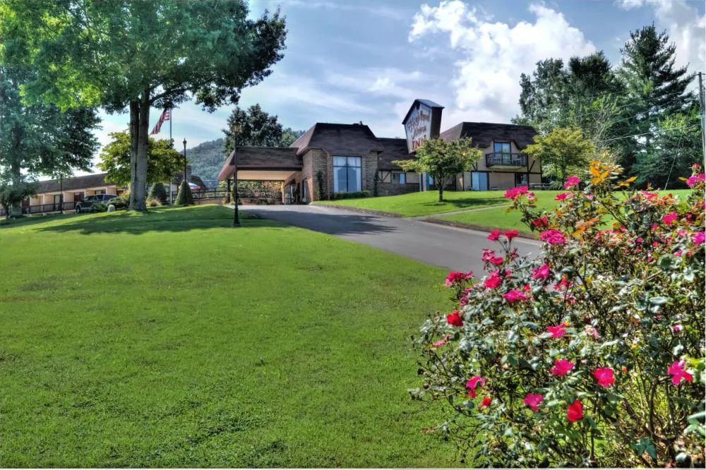 Highland Manor Inn hotel hero