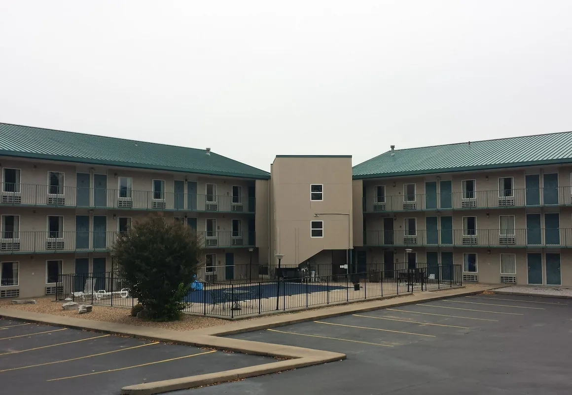 Days Inn by Wyndham Harrison hotel hero