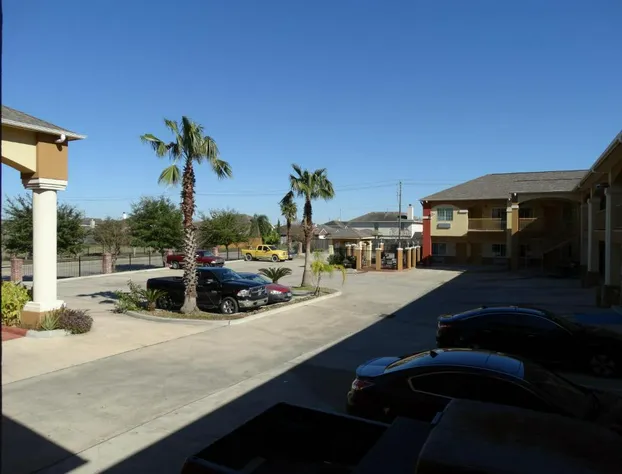 Regency Inn & Suites - Baytown hotel detail image 4