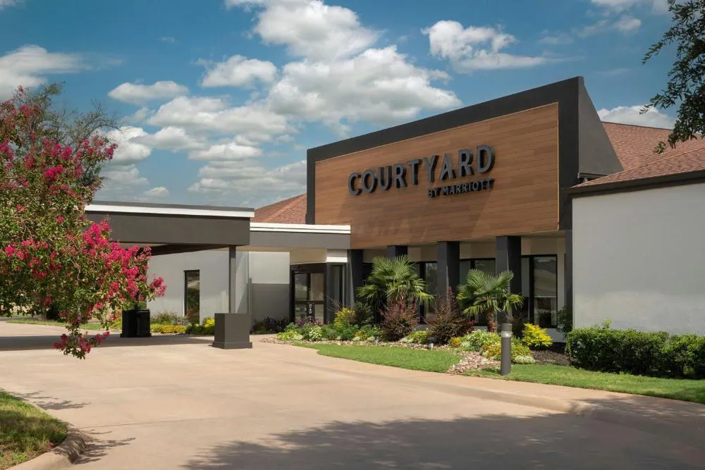 Courtyard by Marriott Dallas-Fort Worth/Bedford hotel hero