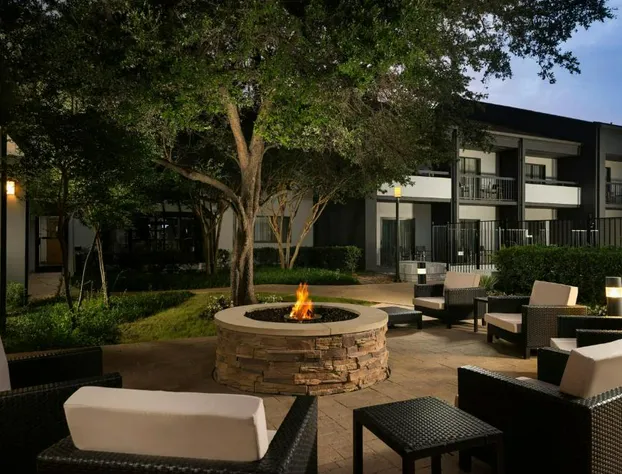 Courtyard by Marriott Dallas-Fort Worth/Bedford hotel detail image 3
