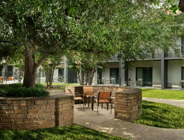 Courtyard by Marriott Dallas-Fort Worth/Bedford hotel detail image 4
